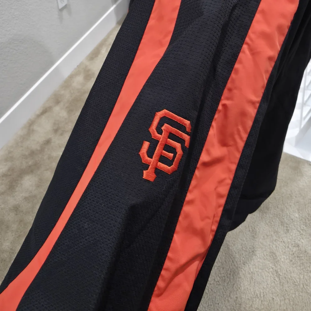 SF Giants Black And Orange Pullover With Side Zipper. - Picture 4 of 9